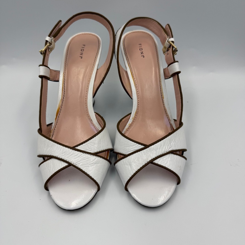 Fioni Womens 7.5 White Strappy Heels Open Toe Dress Sandals Brown Trim